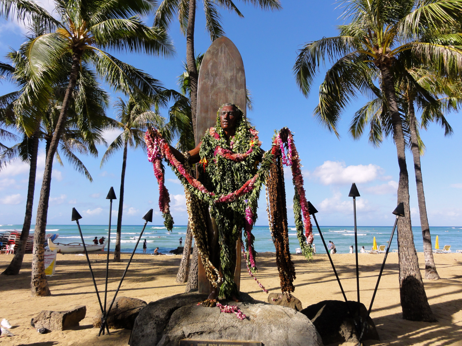 Memorial para Duke Kahanamoku na praia de Waikiki - Hawaii - Autor: Cristo Vlahos